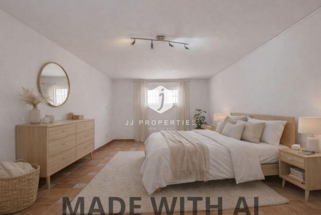 Z drugiej ręki - Szalet -
Torrevieja - La Siesta - El Salado - Torreta