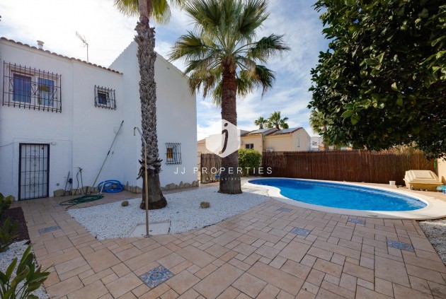 Z drugiej ręki - Szalet -
Torrevieja - La Siesta - El Salado - Torreta