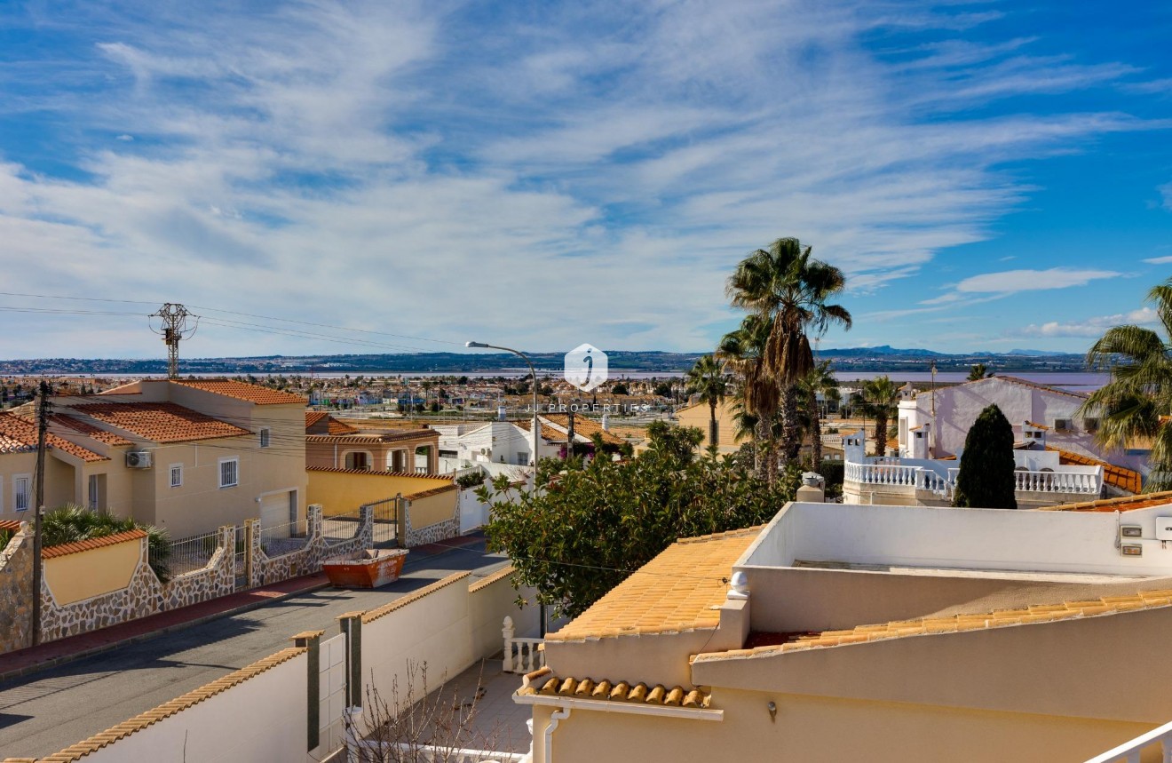 Z drugiej ręki - Szalet -
Torrevieja - La Siesta - El Salado - Torreta
