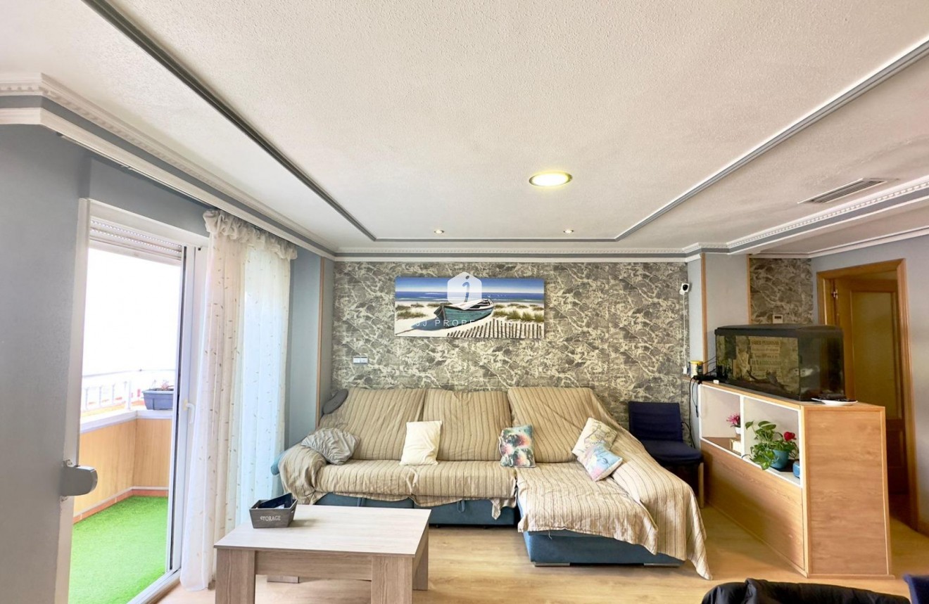 Segunda mano - Apartamento / piso -
Torrevieja