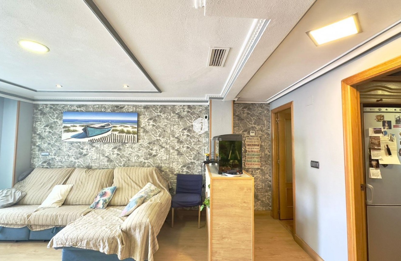 Segunda mano - Apartamento / piso -
Torrevieja