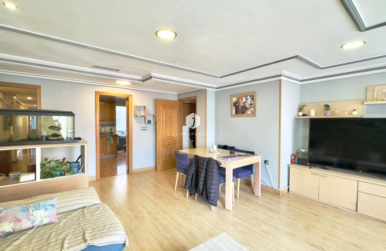 Segunda mano - Apartamento / piso -
Torrevieja