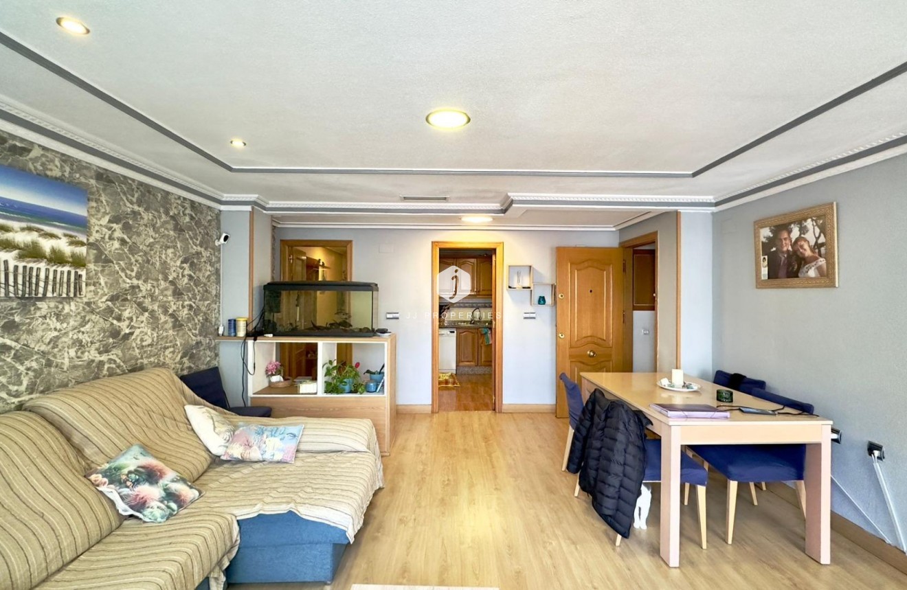 Segunda mano - Apartamento / piso -
Torrevieja