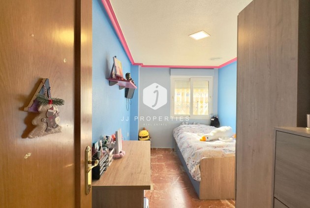 Segunda mano - Apartamento / piso -
Torrevieja