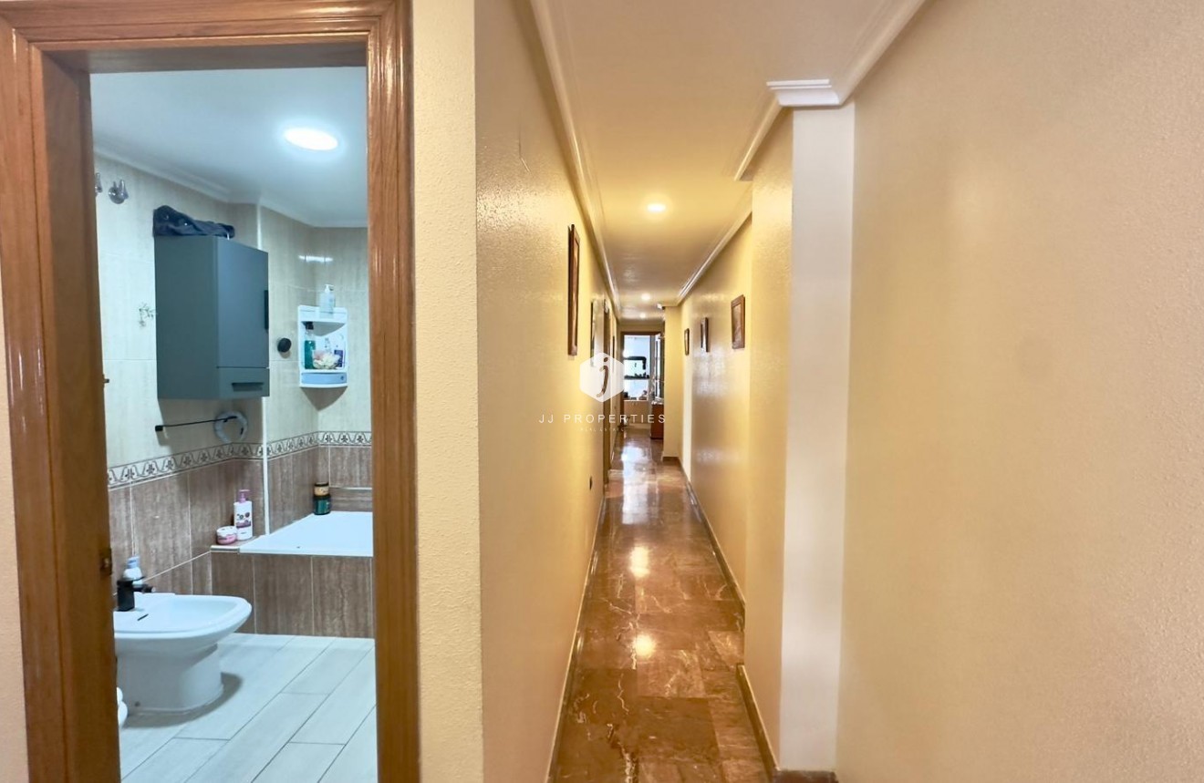 Segunda mano - Apartamento / piso -
Torrevieja