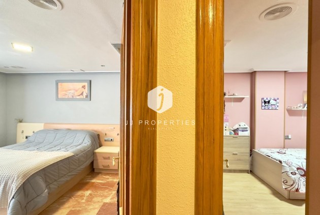 Segunda mano - Apartamento / piso -
Torrevieja