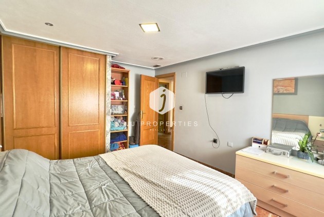 Segunda mano - Apartamento / piso -
Torrevieja