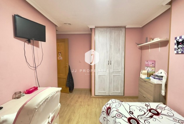 Segunda mano - Apartamento / piso -
Torrevieja