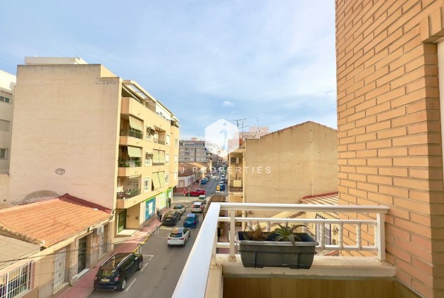 Segunda mano - Apartamento / piso -
Torrevieja