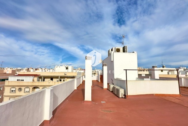 Segunda mano - Apartamento / piso -
Torrevieja
