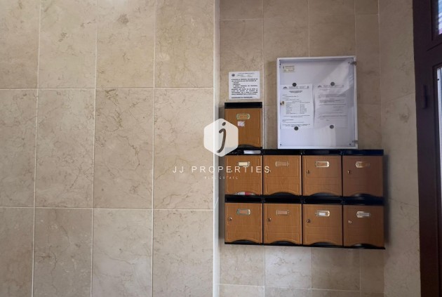 Segunda mano - Apartamento / piso -
Torrevieja