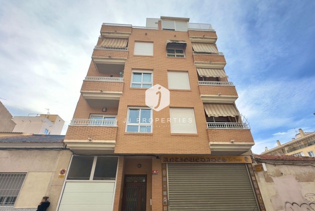 Segunda mano - Apartamento / piso -
Torrevieja