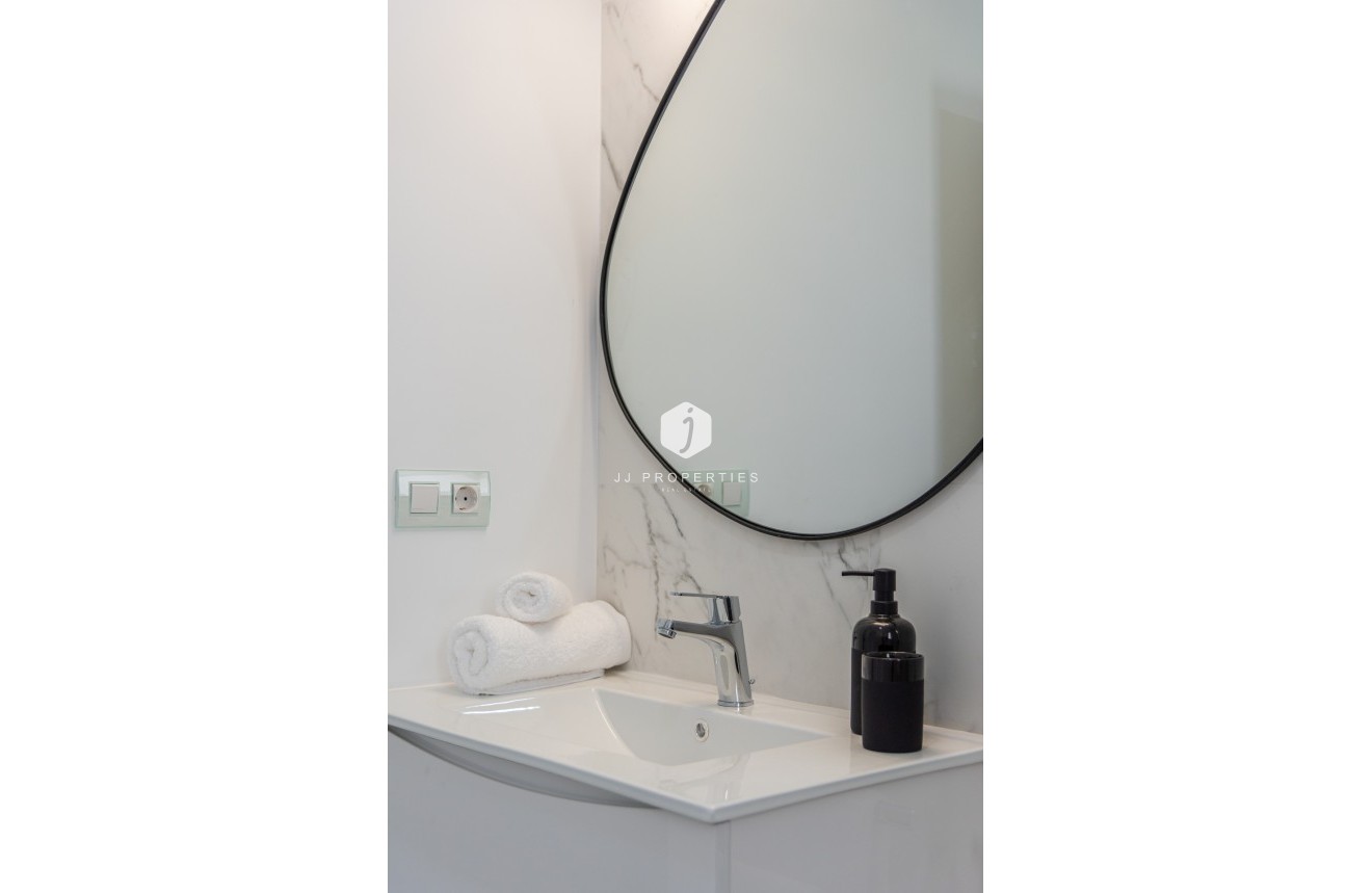 Resale - Apartment / flat -
San Miguel de Salinas - Inland