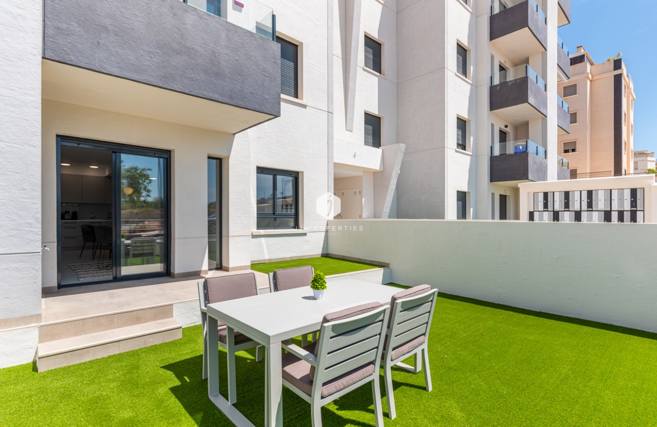 Resale - Apartment / flat -
San Miguel de Salinas - Inland