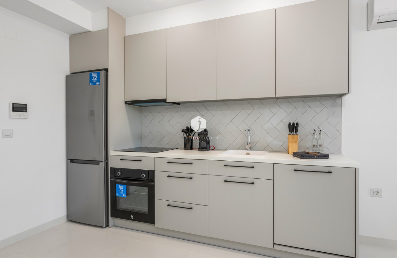 Resale - Apartment / flat -
San Miguel de Salinas - Inland