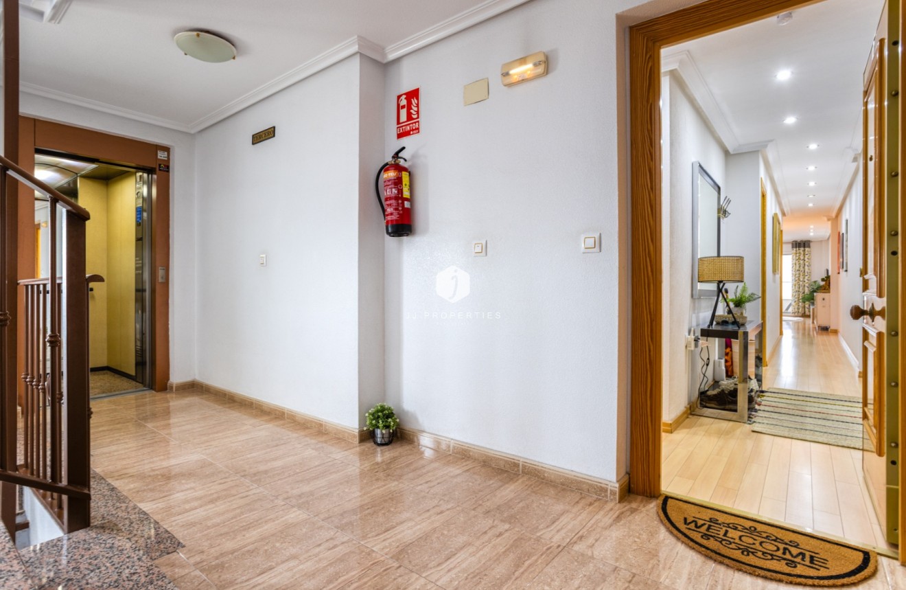 Tweedehands - Appartement / flat -
Los Montesinos - Costa Blanca