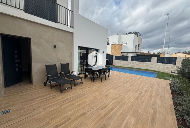 Segunda mano - Villa -
Ciudad Quesada - Costa Blanca