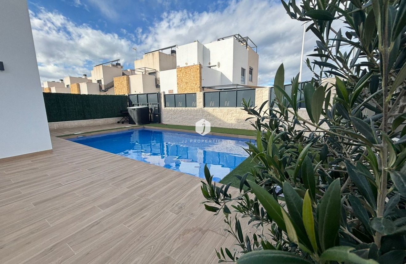 Segunda mano - Villa -
Ciudad Quesada - Costa Blanca