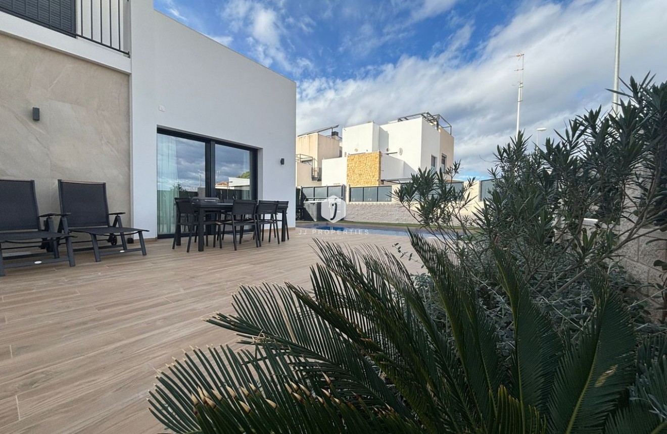 Segunda mano - Villa -
Ciudad Quesada - Costa Blanca