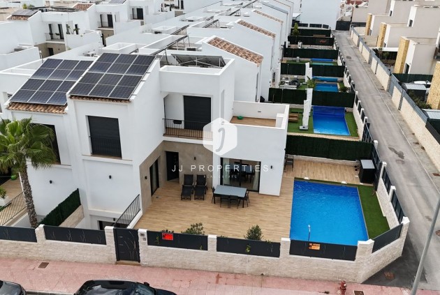 Segunda mano - Villa -
Ciudad Quesada - Costa Blanca