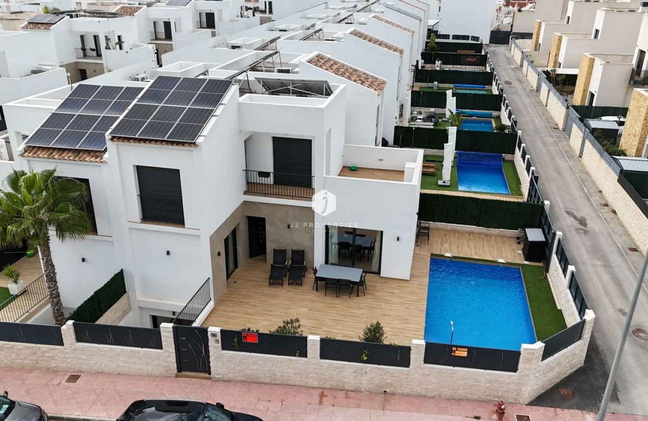 Segunda mano - Villa -
Ciudad Quesada - Costa Blanca