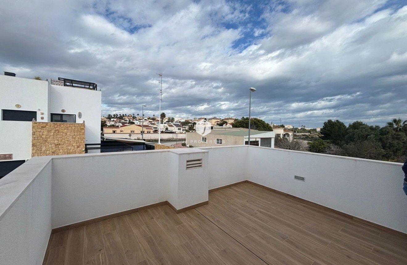 Segunda mano - Villa -
Ciudad Quesada - Costa Blanca