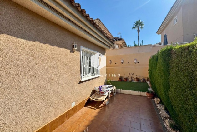 Aus zweiter Hand - Villa -
Torrevieja - Costa Blanca