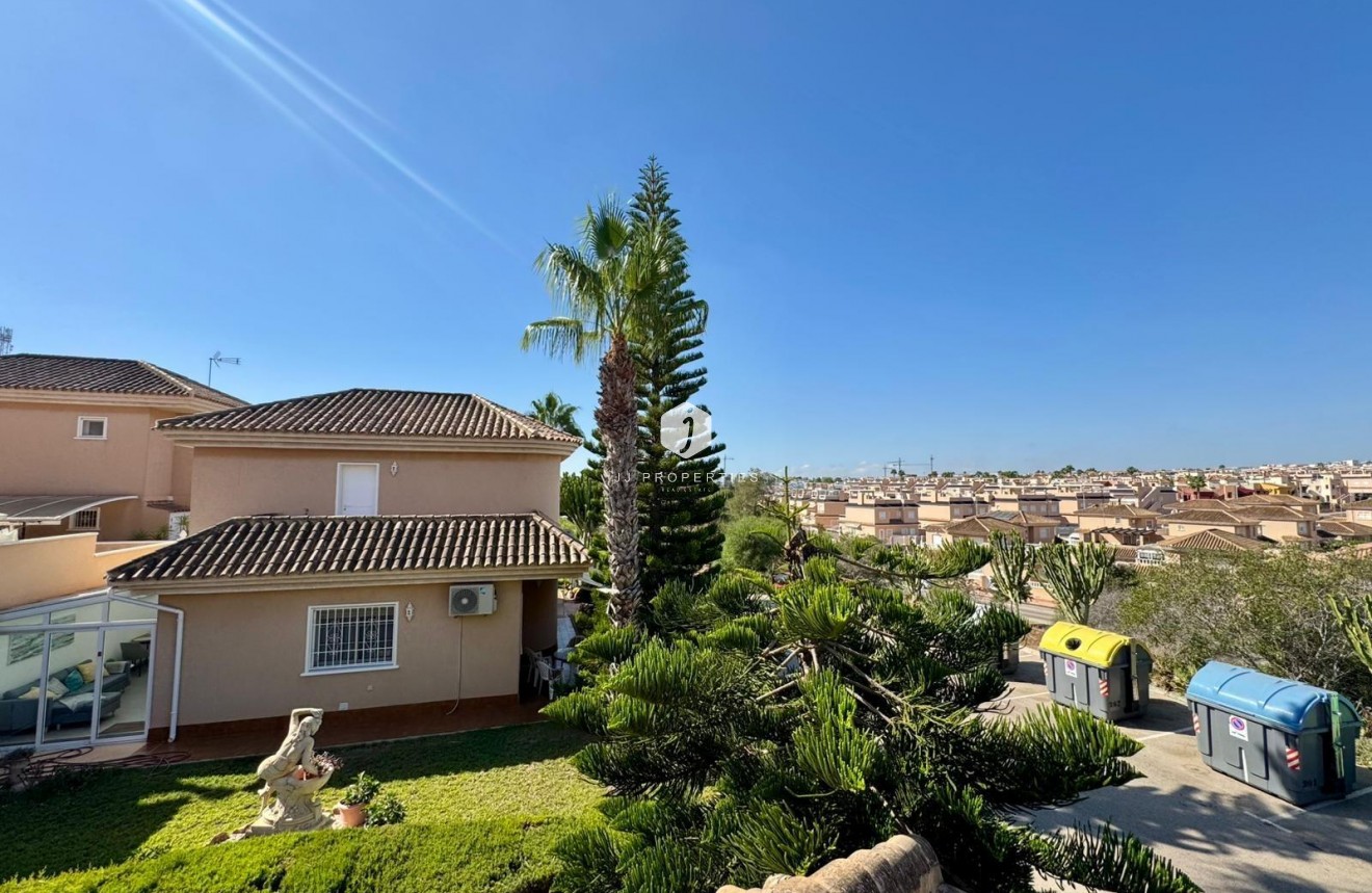 Aus zweiter Hand - Villa -
Torrevieja - Costa Blanca