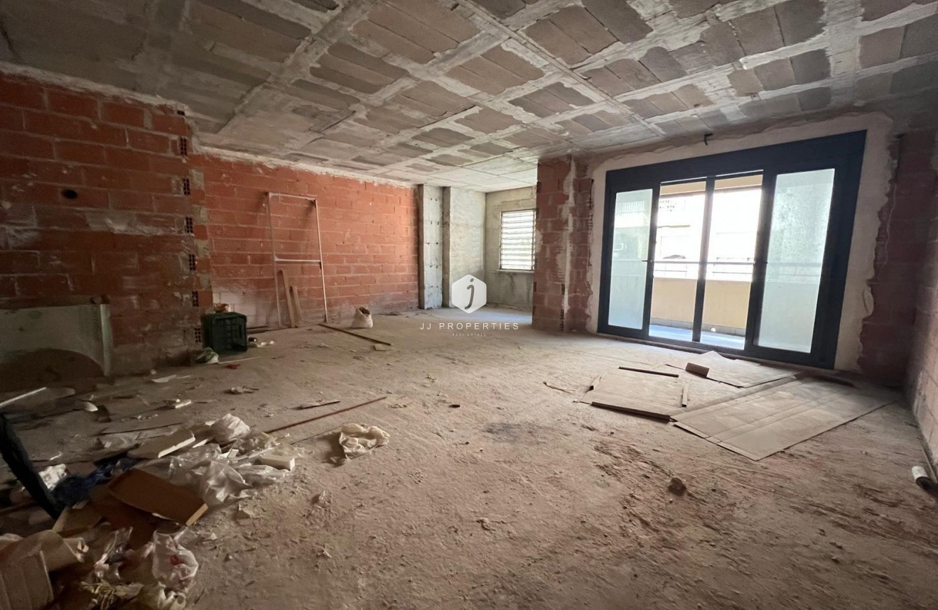 Z drugiej ręki - Mieszkanie w bloku -
Torrevieja - Centro