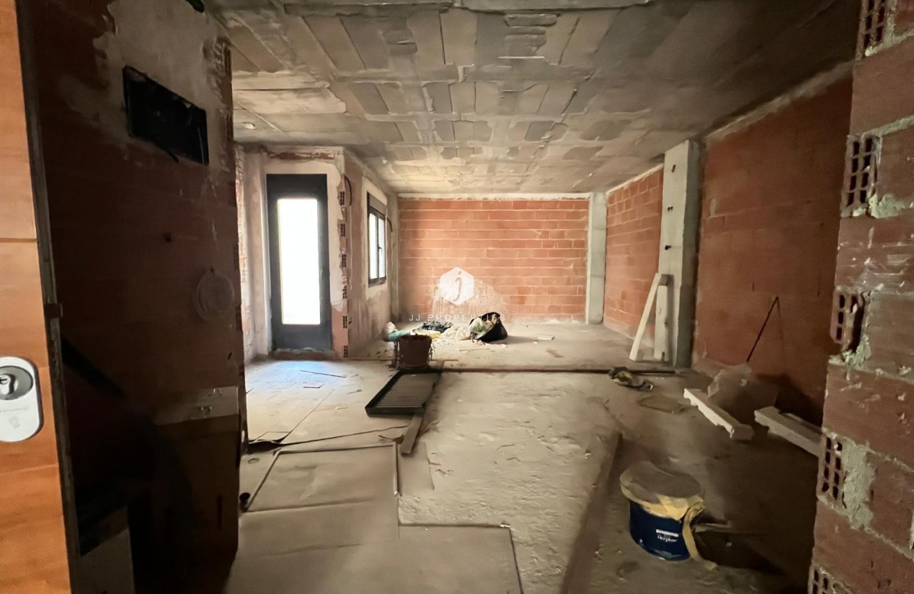 Z drugiej ręki - Mieszkanie w bloku -
Torrevieja - Centro