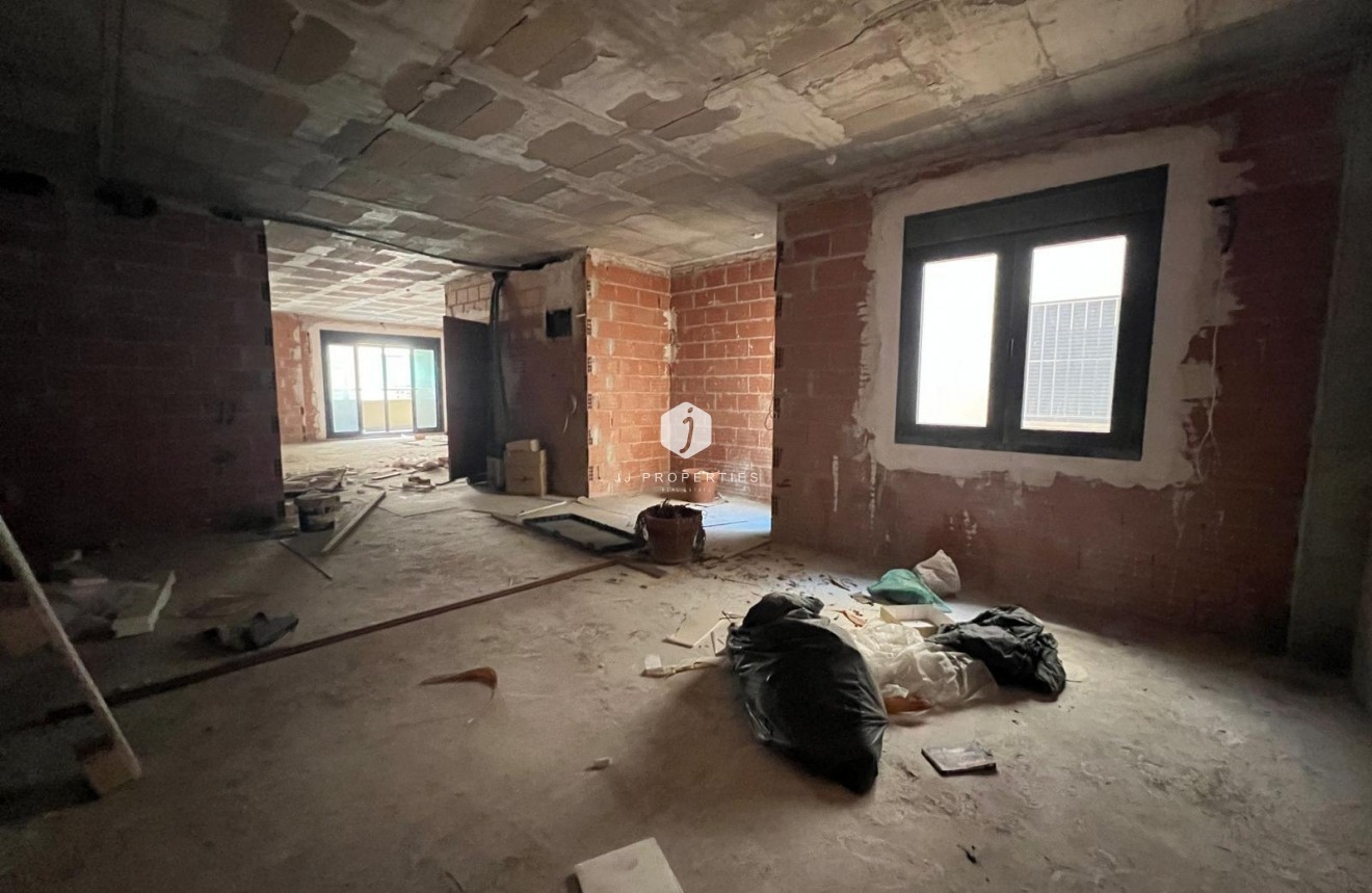 Z drugiej ręki - Mieszkanie w bloku -
Torrevieja - Centro