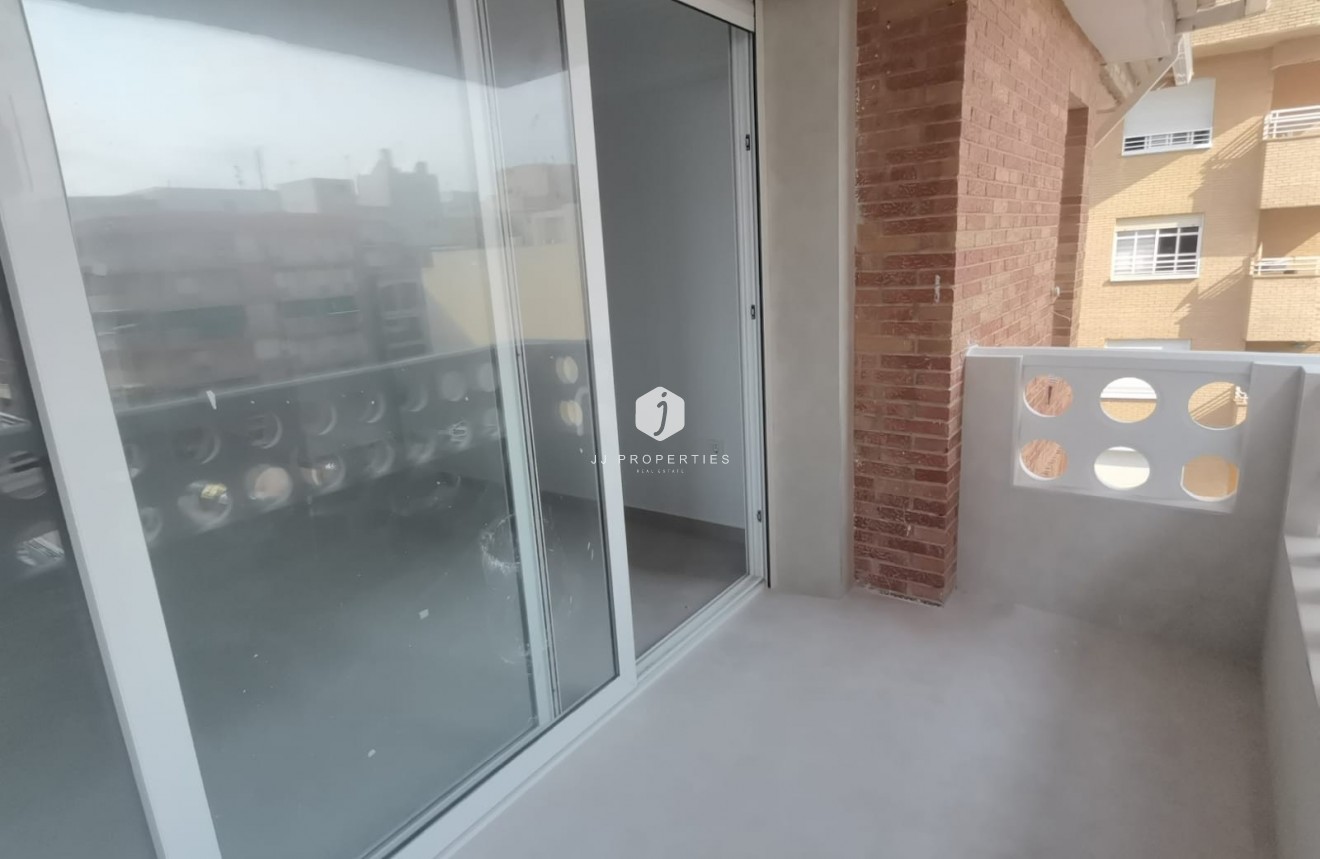Resale - Apartment / flat -
Torrevieja - Costa Blanca