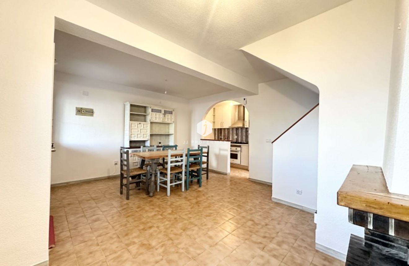 Z drugiej ręki - Szalet -
Torrevieja - Costa Blanca