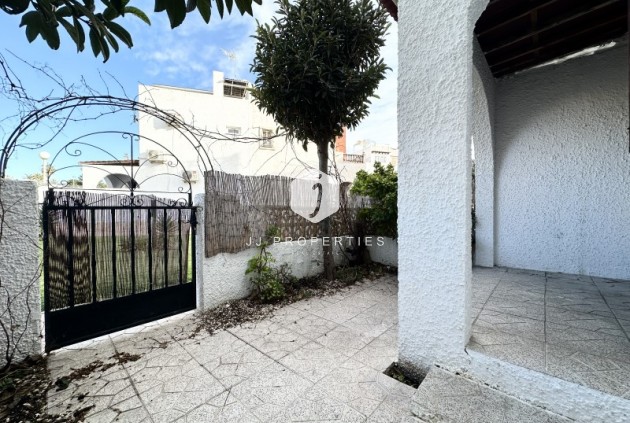 Z drugiej ręki - Szalet -
Torrevieja - Costa Blanca