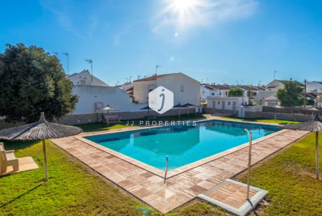 Z drugiej ręki - Szalet -
Torrevieja - Costa Blanca