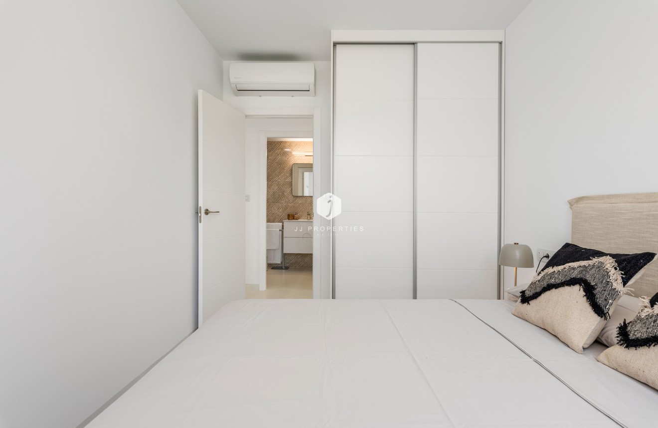 Aus zweiter Hand - Wohnung -
San Miguel de Salinas - Inland