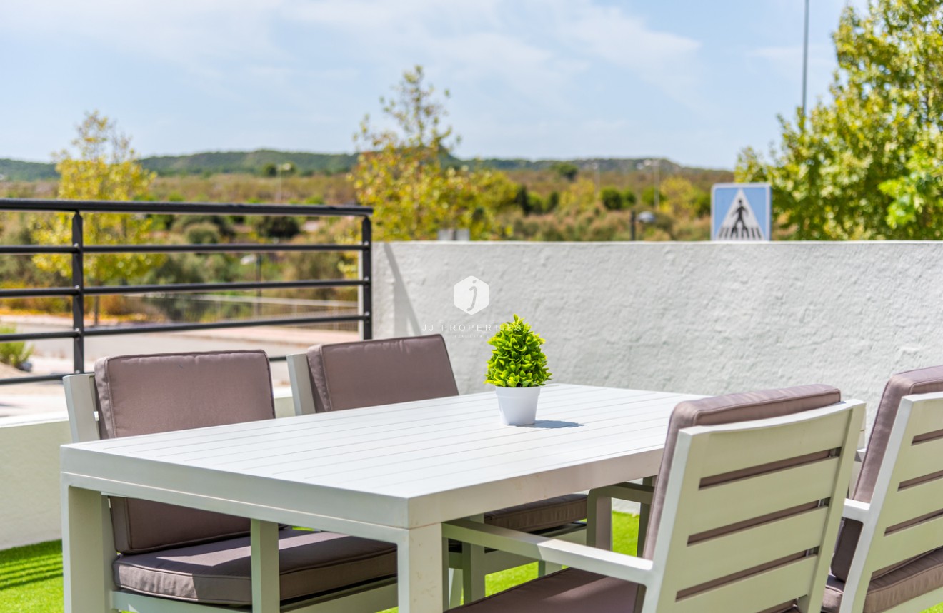 Aus zweiter Hand - Wohnung -
San Miguel de Salinas - Inland