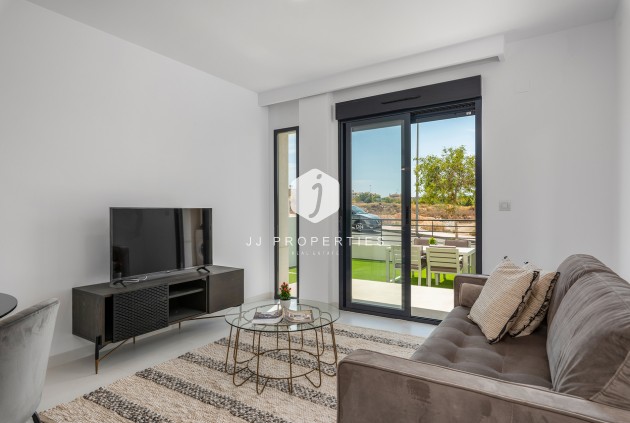 Aus zweiter Hand - Wohnung -
San Miguel de Salinas - Inland