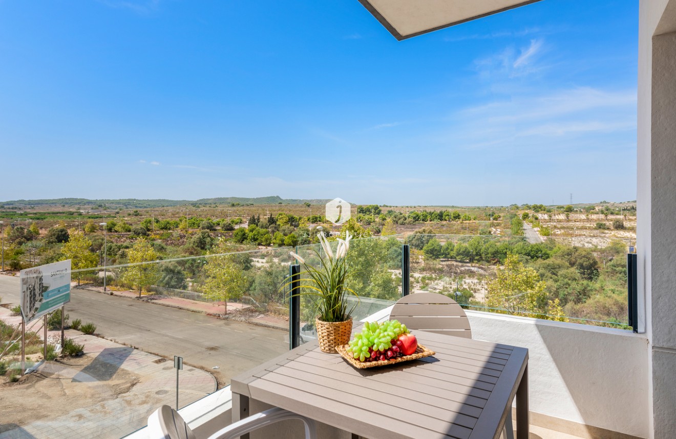 Aus zweiter Hand - Wohnung -
San Miguel de Salinas - Inland