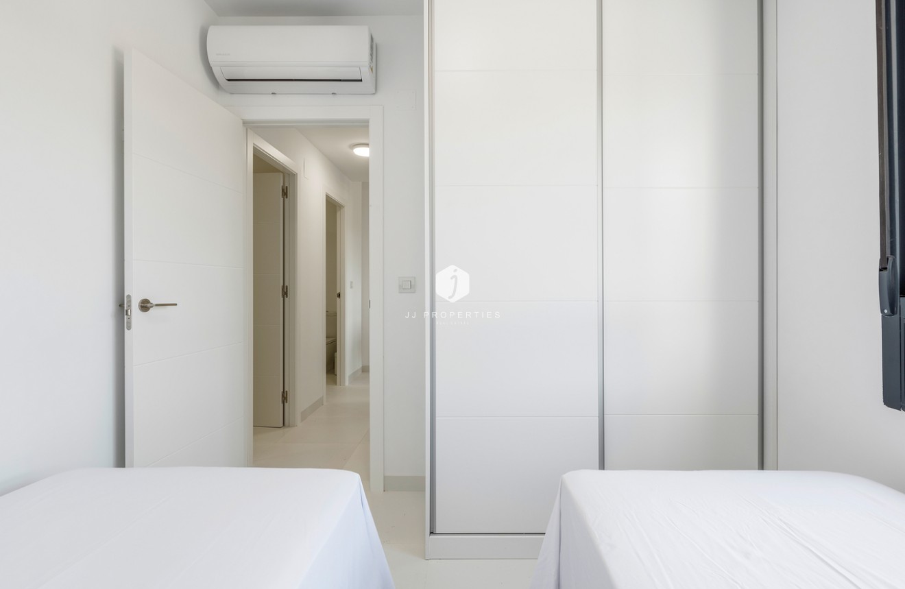 Aus zweiter Hand - Wohnung -
San Miguel de Salinas - Inland