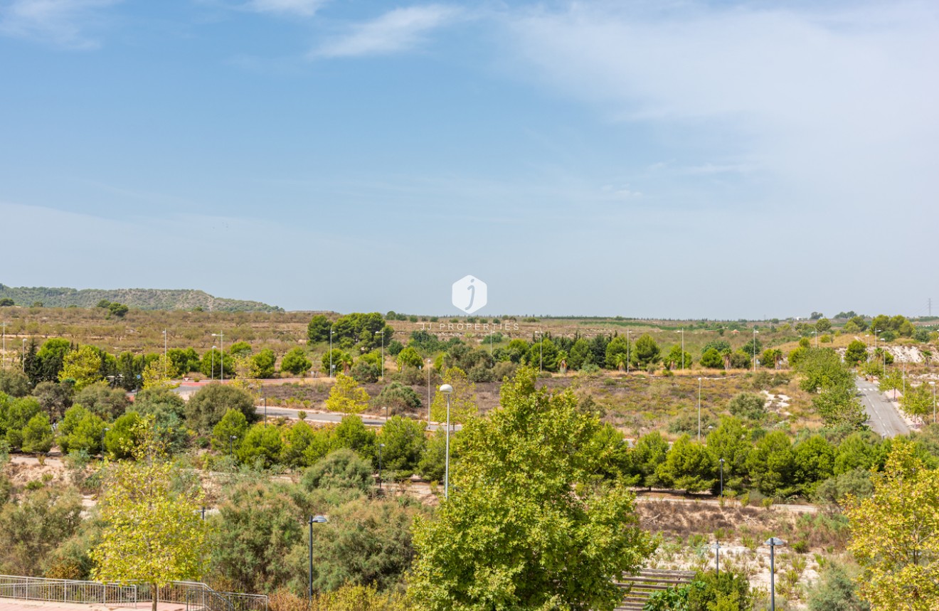 Aus zweiter Hand - Wohnung -
San Miguel de Salinas - Inland