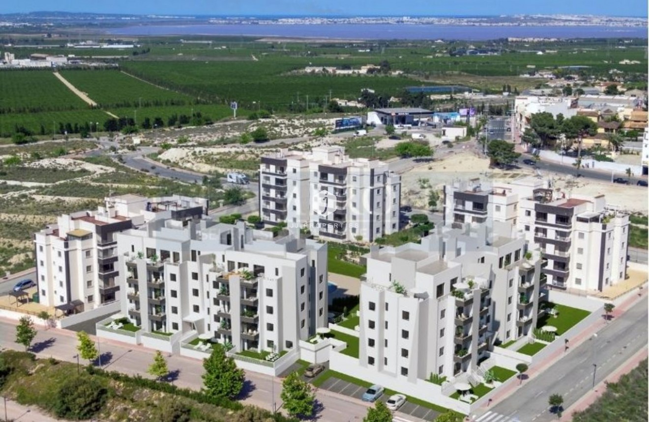 Aus zweiter Hand - Wohnung -
San Miguel de Salinas - Inland