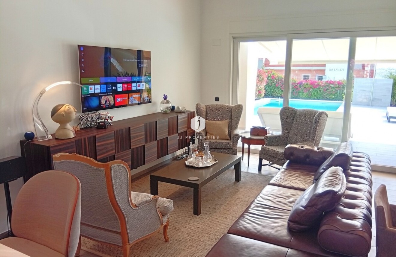 Aus zweiter Hand - Villa -
La Finca Golf Resort - Inland