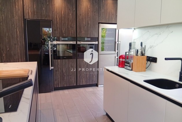 Aus zweiter Hand - Villa -
La Finca Golf Resort - Inland