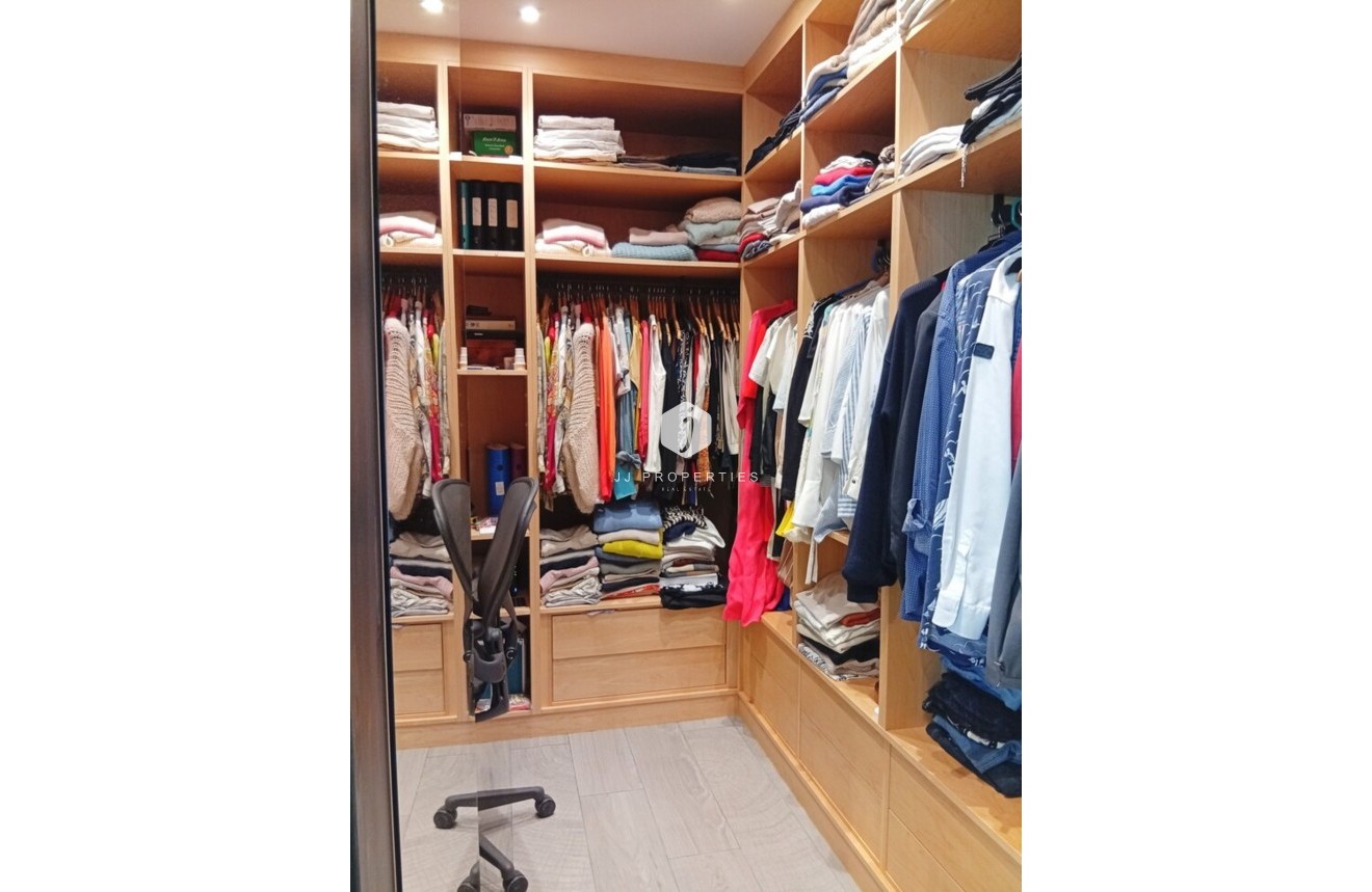 Aus zweiter Hand - Villa -
La Finca Golf Resort - Inland