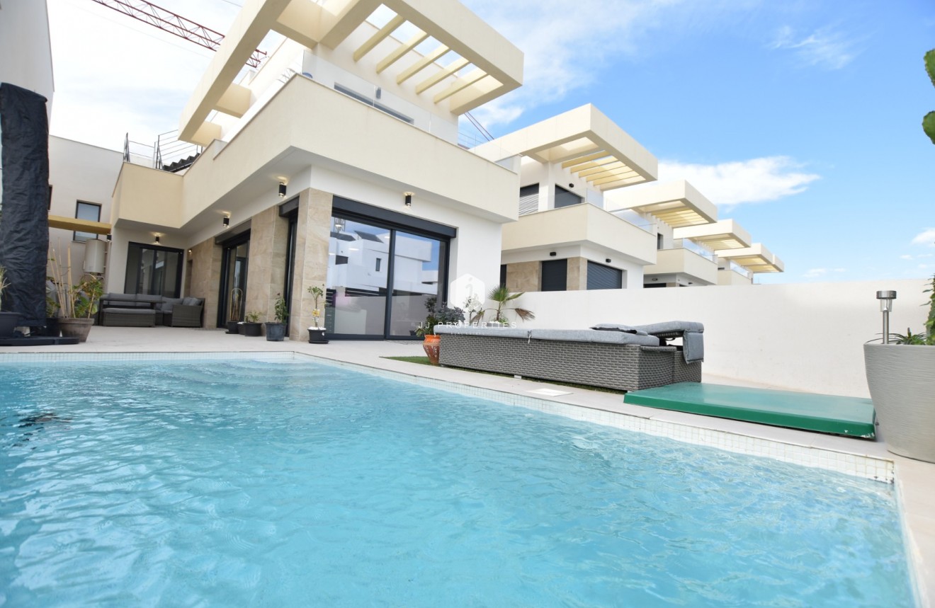 Resale - Villa -
Los Montesinos - Costa Blanca