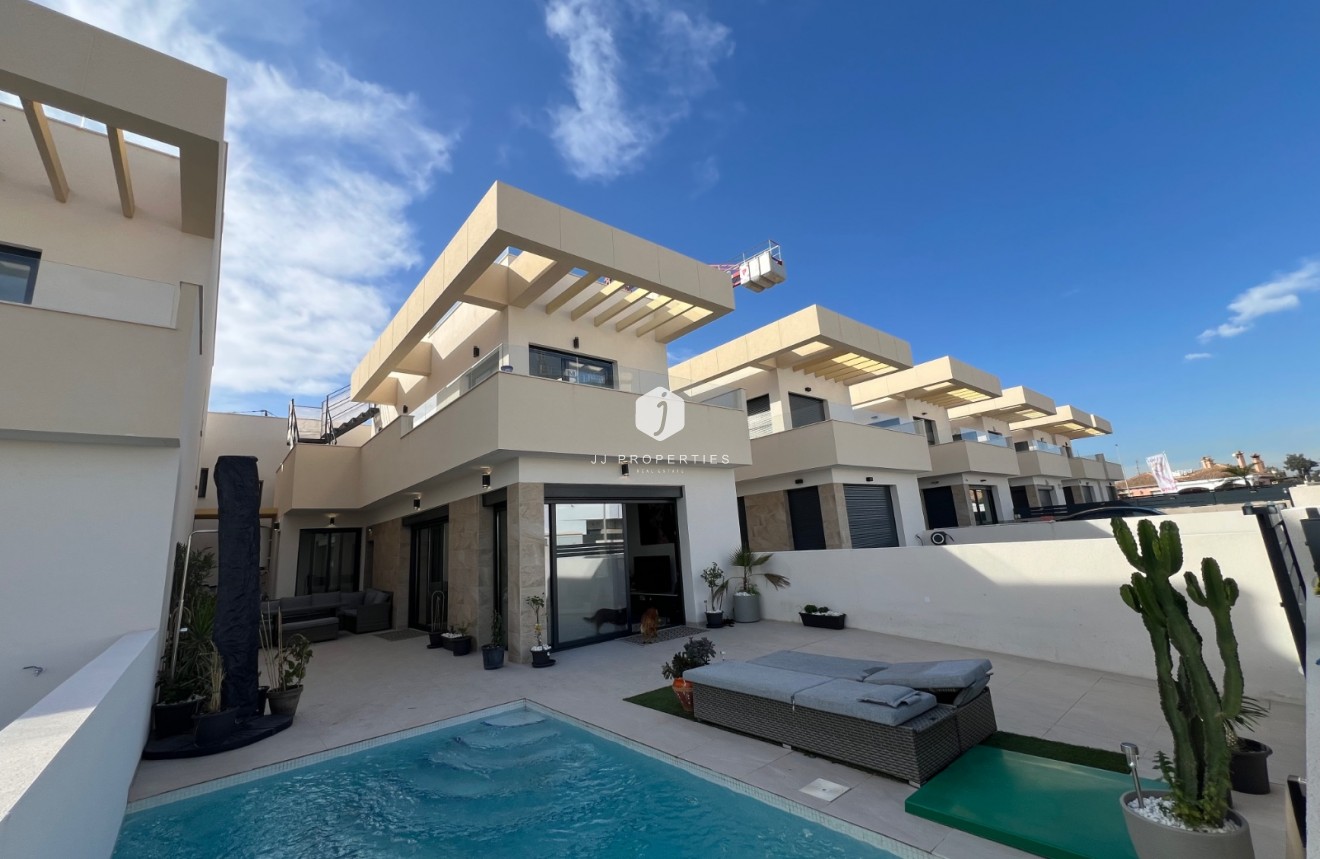 Resale - Villa -
Los Montesinos - Costa Blanca