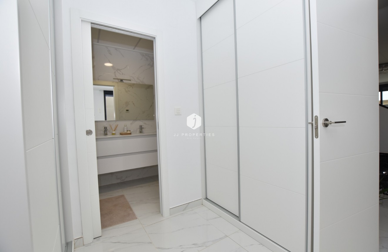 Resale - Villa -
Los Montesinos - Costa Blanca