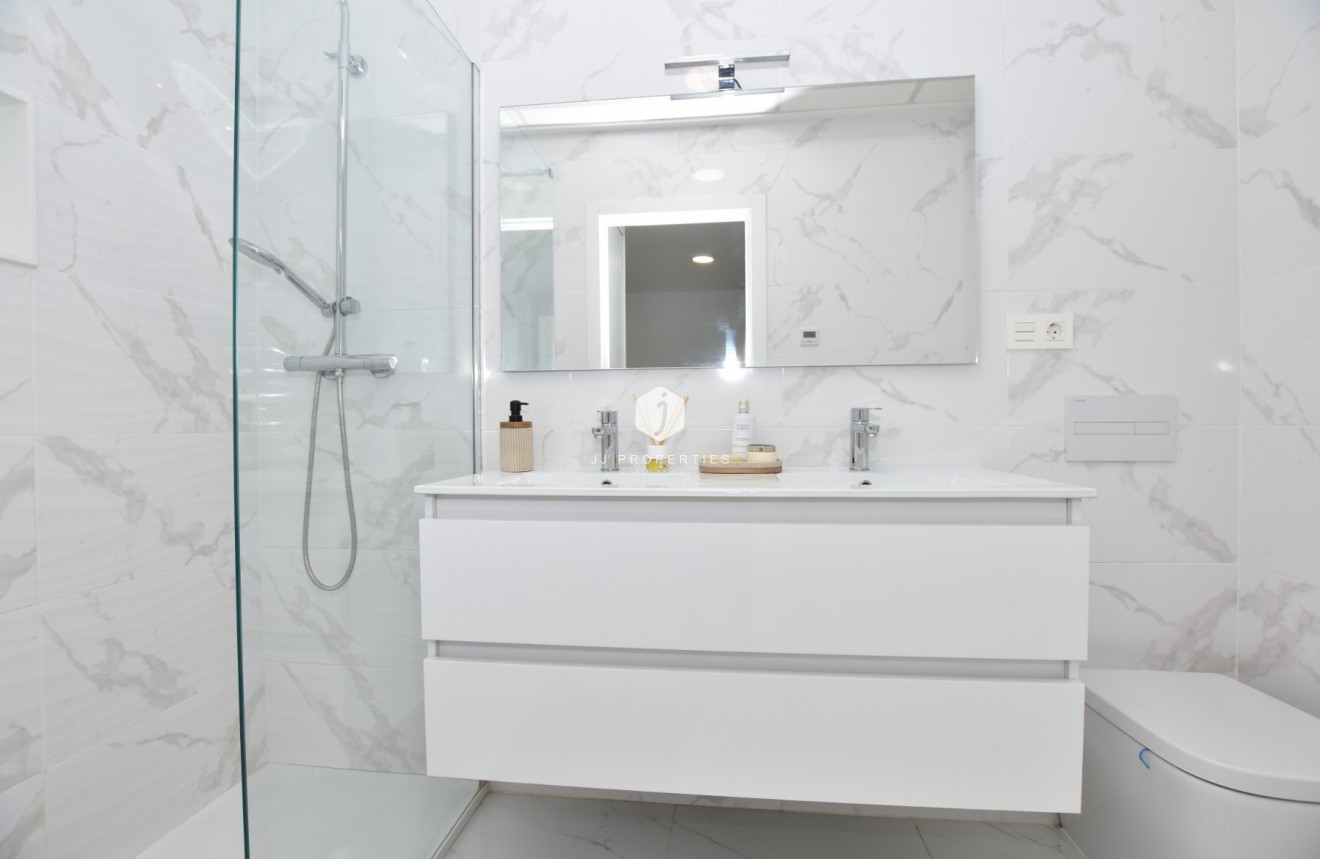 Resale - Villa -
Los Montesinos - Costa Blanca