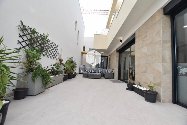 Resale - Villa -
Los Montesinos - Costa Blanca